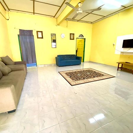 Umi Homestay Batu Buruk كُوالا تيرينغانو المظهر الخارجي الصورة